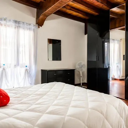 In Historic Close To The Ducal Castle And Gardens Agliè